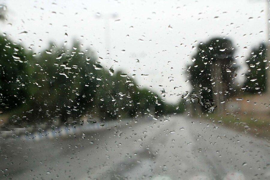 لغزندگی جاده های کردستان در اثر بارش باران