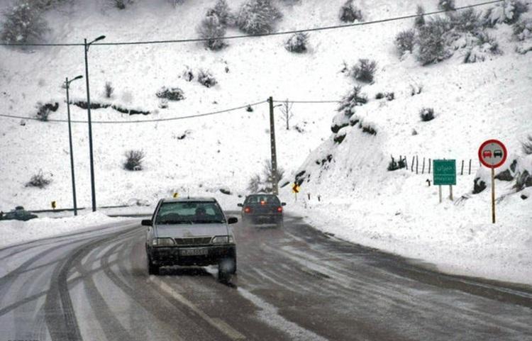 جاده های 20 استان زیر بارش برف و باران