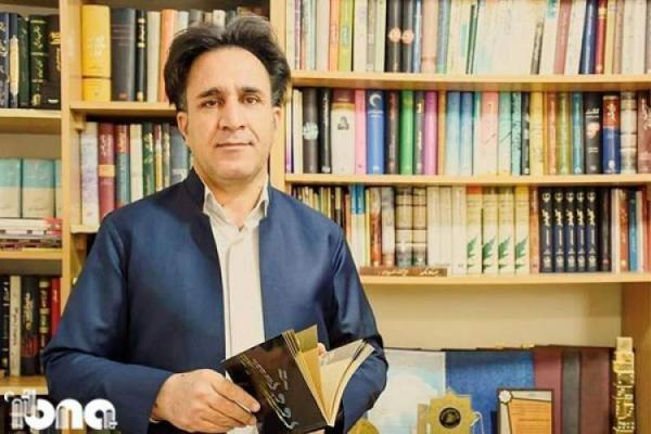 نویسنده کرمانشاهی 1000 جلد از کتاب هایش را به زندانیان اهدا کرد